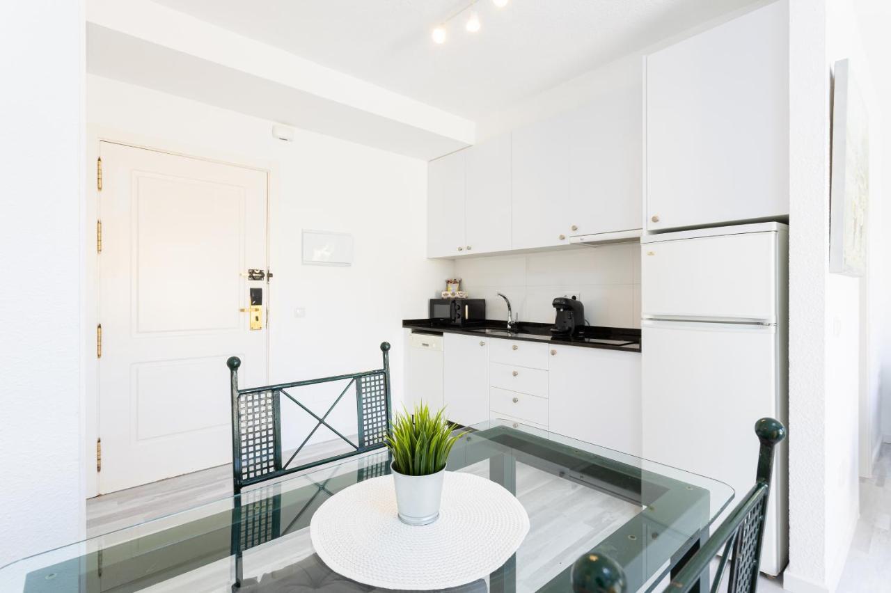 Romana Playa 323 Apartment By Ghr Rentals Marbella Luaran gambar